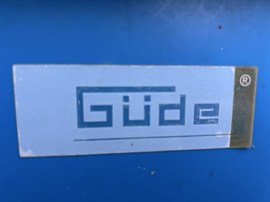 Vand tocator de crengi electric, marca GUDE.