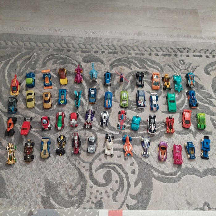 Машинки Hot wheels