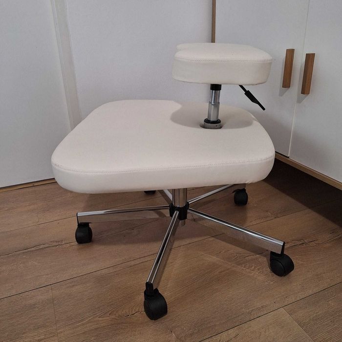 Scaun de birou ergonomic/ ROETELL CROSS LEGGED CHAIR