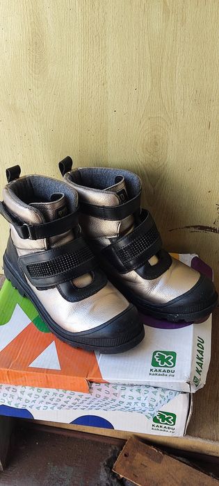 Продам кожаные демисезонные ботинки