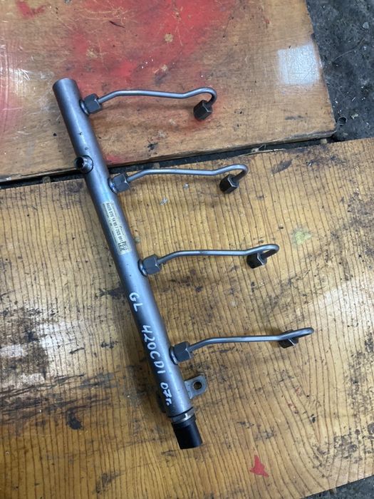 Mercedes Gl 07г 420cdi горивна рейка с датчик