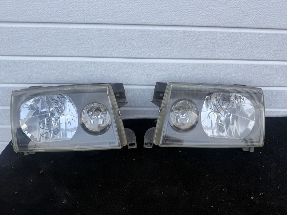 Far stanga far dreapta faruri Nissan Terano 2