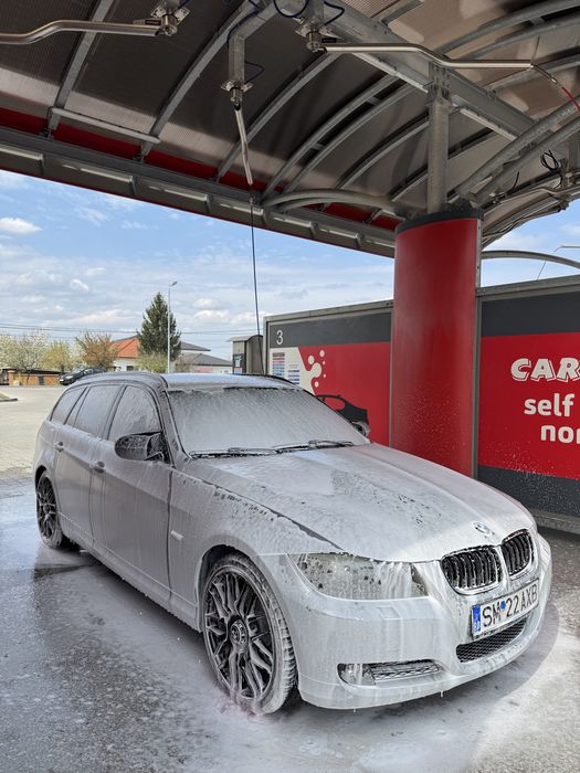 BMW E91 320D.