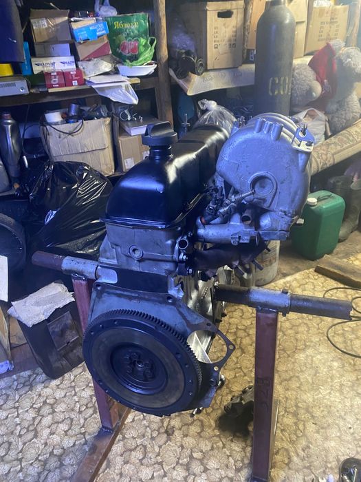 Стенд кантователь для ремонта двигателя