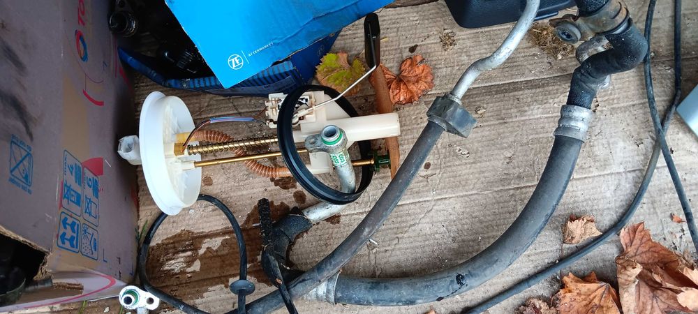 Продавам Хюндай санта фе 2,2 дизел автомат 2006 г. На части