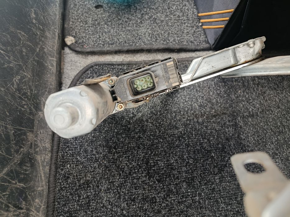 Продам электро стекло подъёмник передний правый