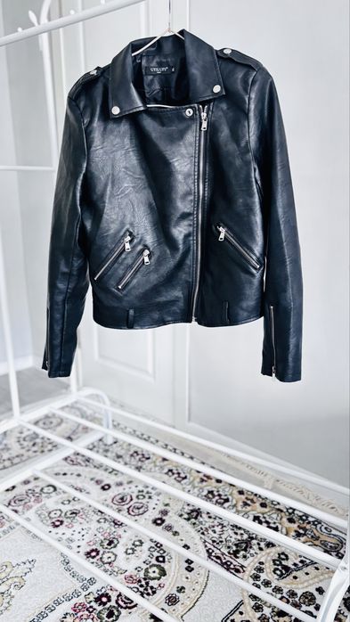 Срочно продам киім 4000