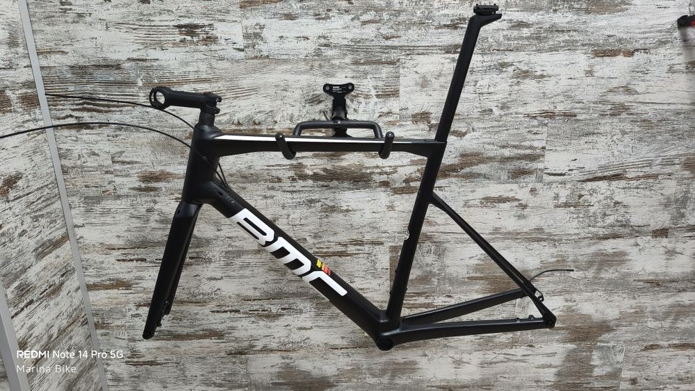 НОВИ карбонови шосейни рамки BMC Teammachine SLR Disc | 58