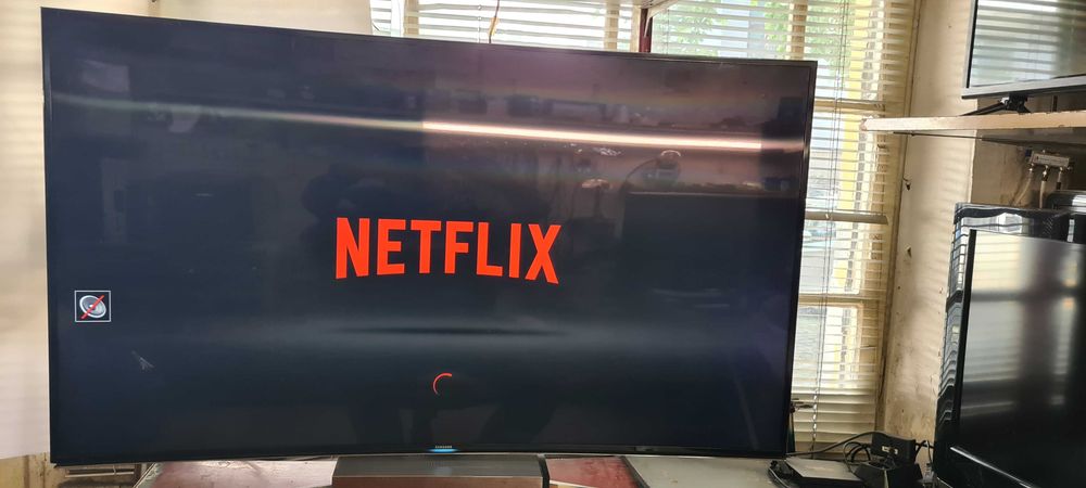 55 инча Samsung UE55HU8590 - 4K /Ultra HD/ Smart TV/ Wi-Fi/ Curved Panel- премиум модел
