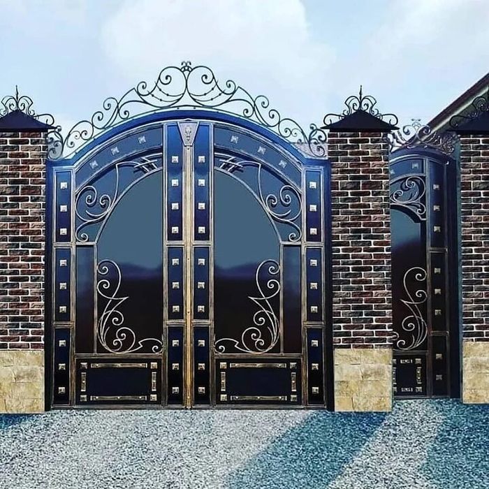 Покраска ворота перила дверь стены