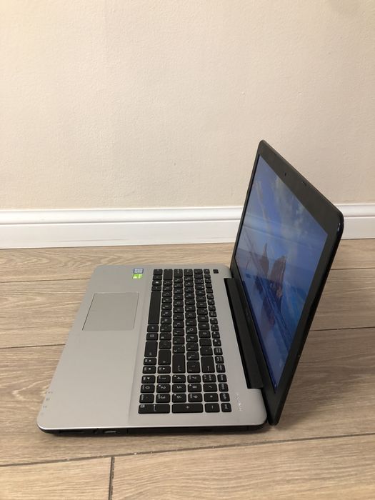 Ноутбук Asus Core i7 SSD 256ГБ