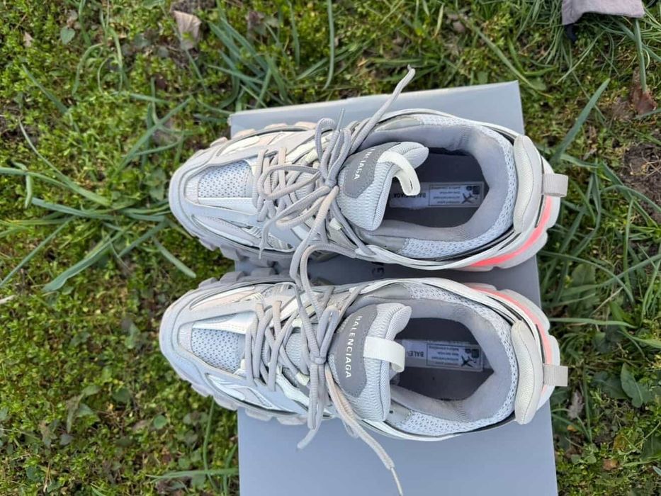 Balenciaga track led