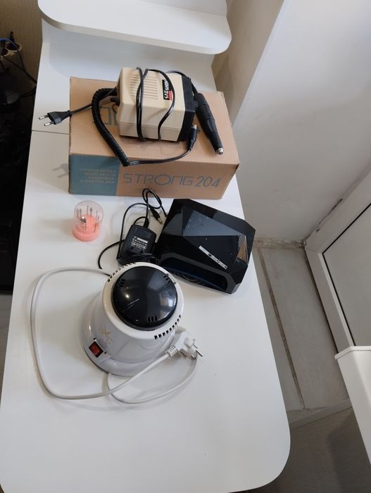 Маникюрный стол продам