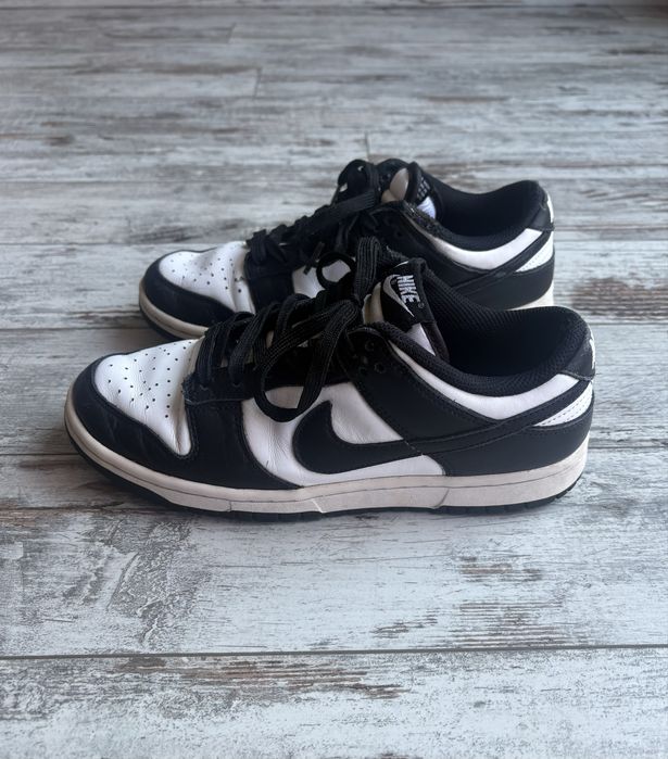 Nike Air Jordan 1 Mid Curry Cardinal; Nike Dunk Low Panda