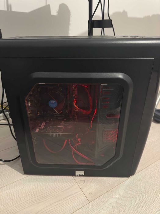 Pc gaming GTX 1050 Ti 4 GB/i5-7400 /16 GB RAM/120 SSD si 480 SSD