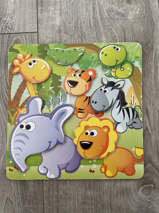 Puzzle din lemn magnetic