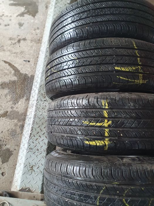 225/60R18 Continental