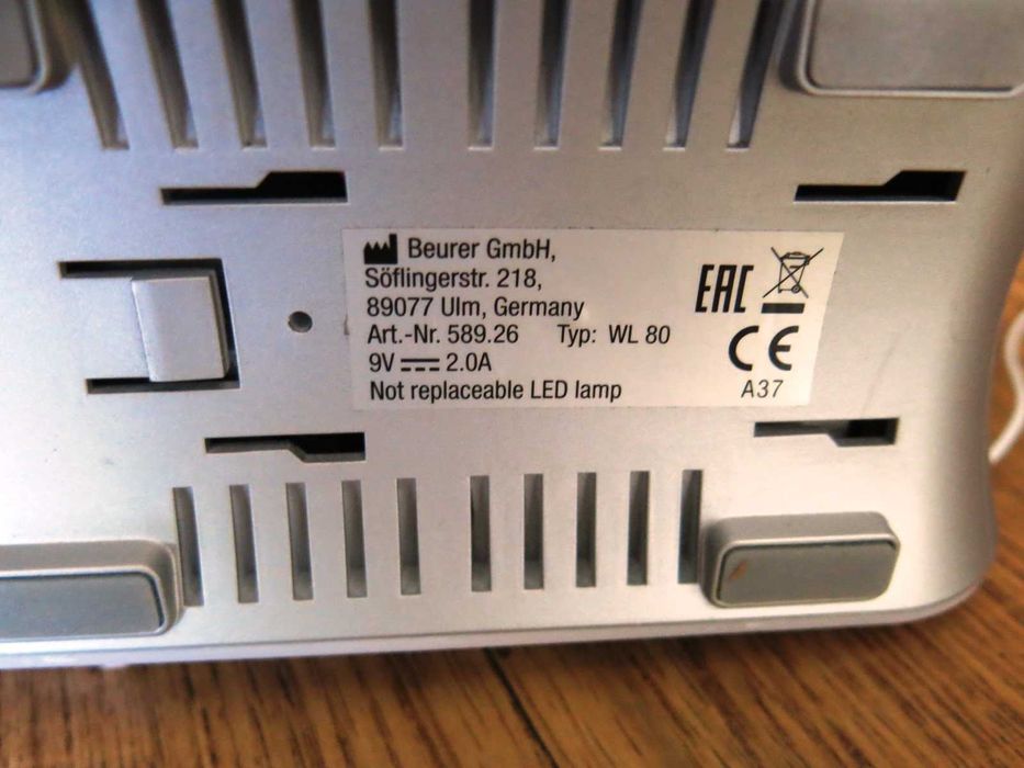 Радио-будилник с лампа и естествени звуци Beurer Wake Up Light WL80