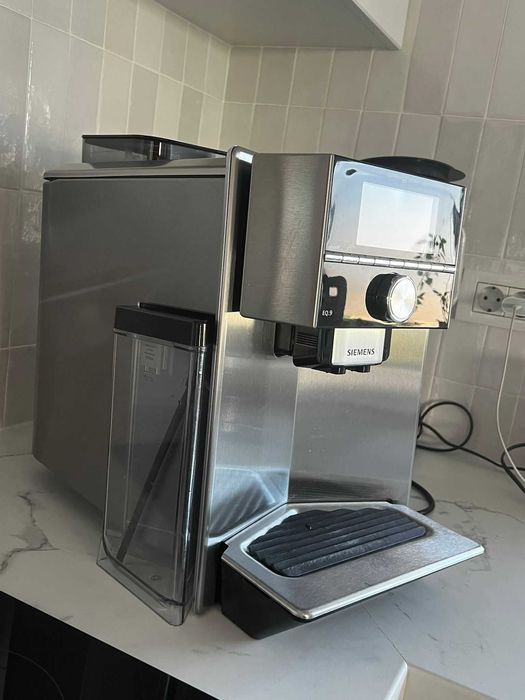 Expresor automat cafea Siemens EQ9 s700 - model de top