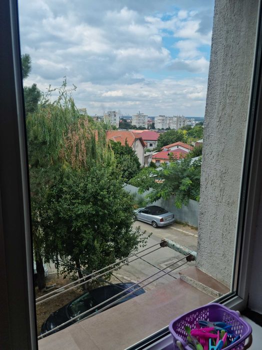 Apartament 2 camere zona 23 august etaj 2/4 36mp