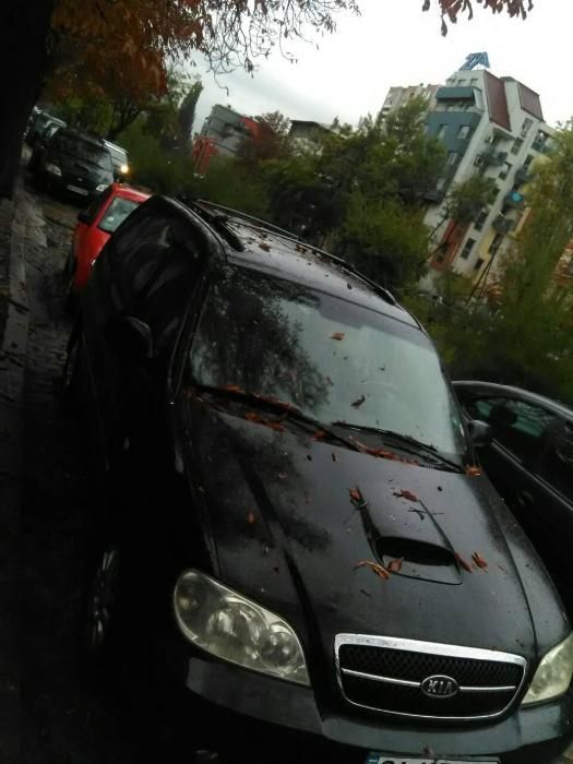 Kia Carnival Продават се и цели за части