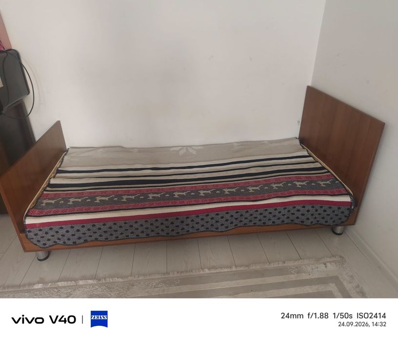 Односпальная кровать