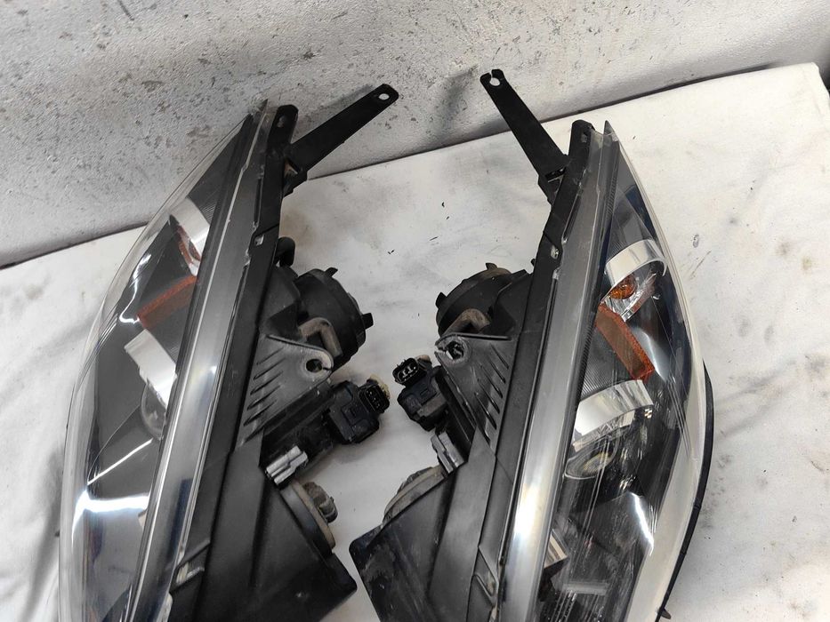 Оригинални фарове Мазда 3  Mazda 3