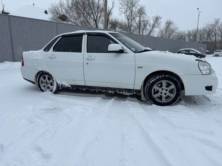 Продам Приору -2