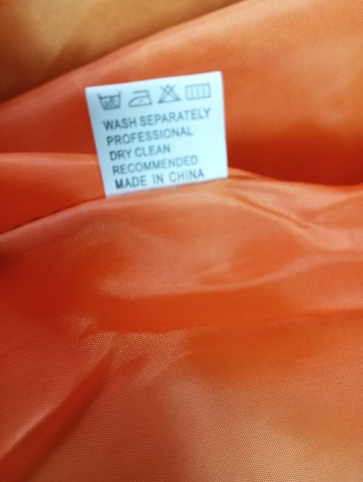 Продам куртку демисезонную.