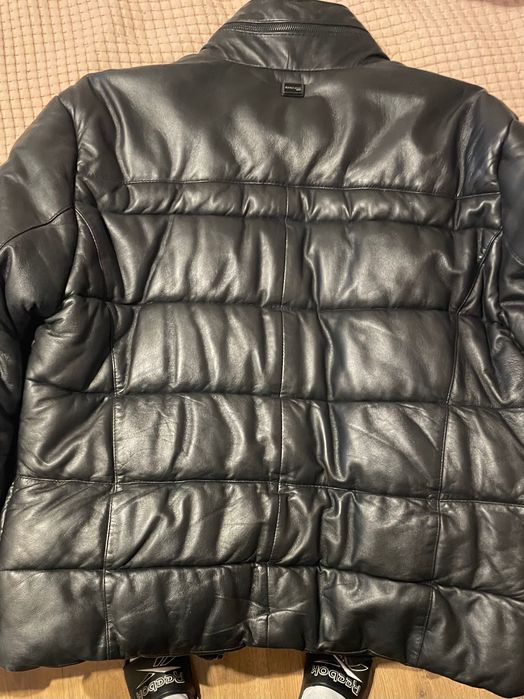 Продавам кожено яке GUESS MARCIANO.