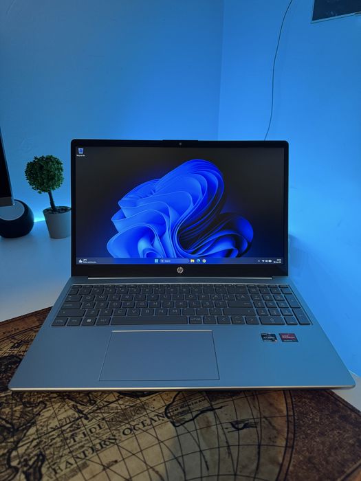 Laptop HP 15 – Ryzen 5 7520U, 16GB RAM, SSD 512GB, Ca Nou, Garanție până în Iulie 2027