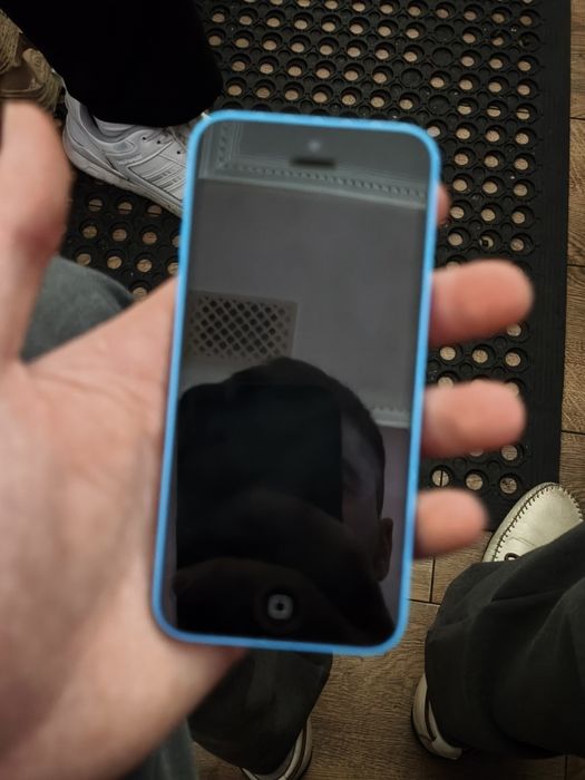 Продам редкий iPhone 5c