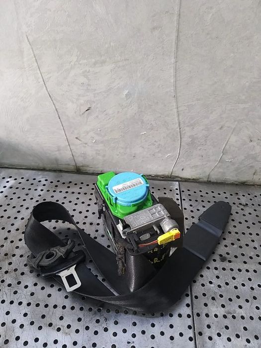 Centura siguranta dreapta fata audi a4 b8 8k 305797410 8k1857706k