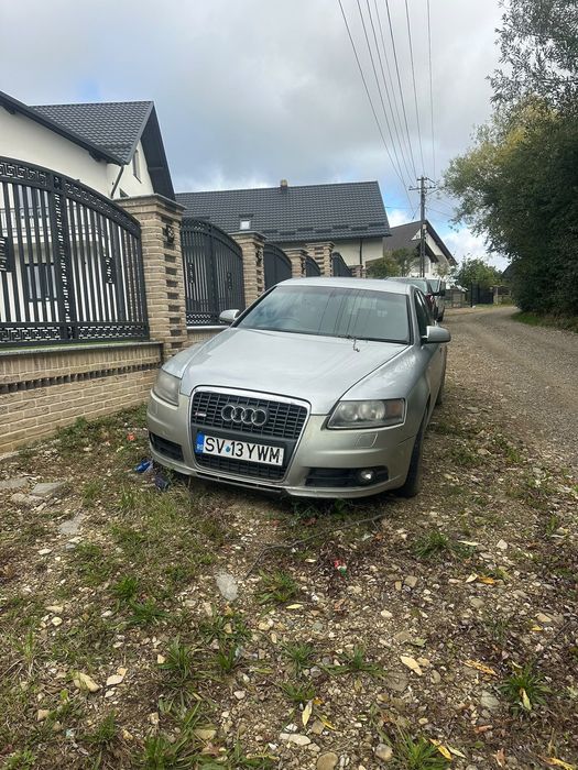 Mașina automată cu volan pe dreapta