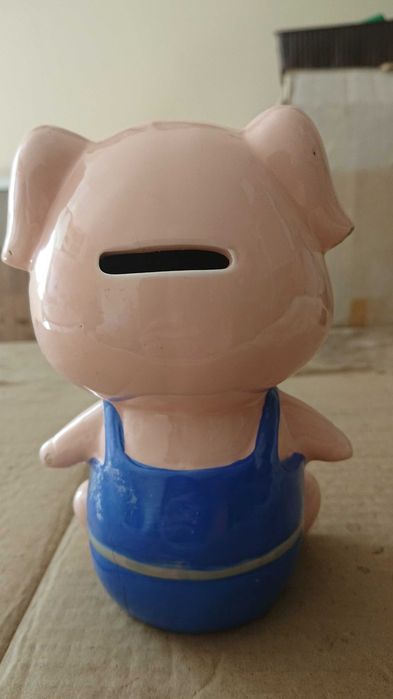 Стара прасе касичка.