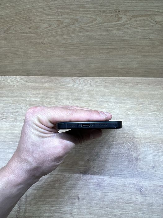 iPhone 16 128Gb Negru 92% battery life