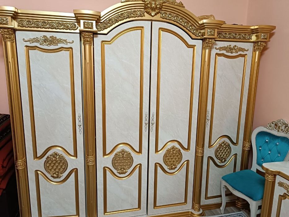 Продам спальню  срочно