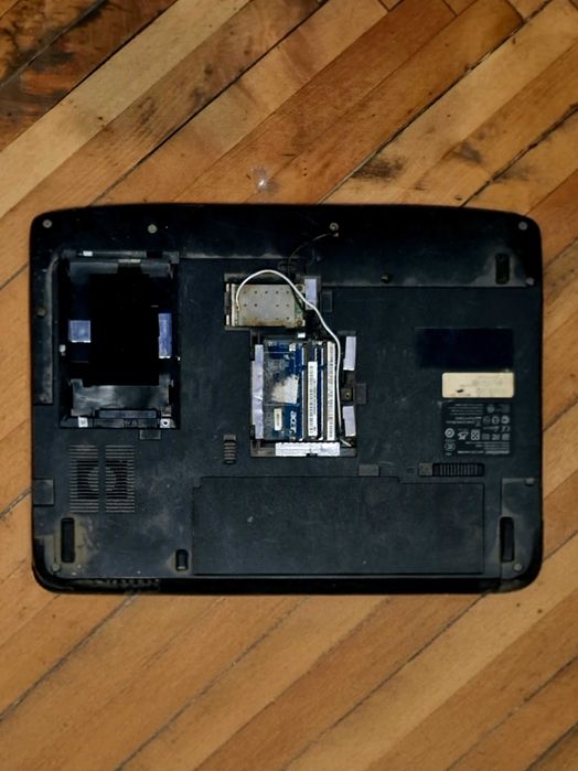 Laptop eMachines E520 (Acer) - netestat în totalitate – reciclare piese/ reparații