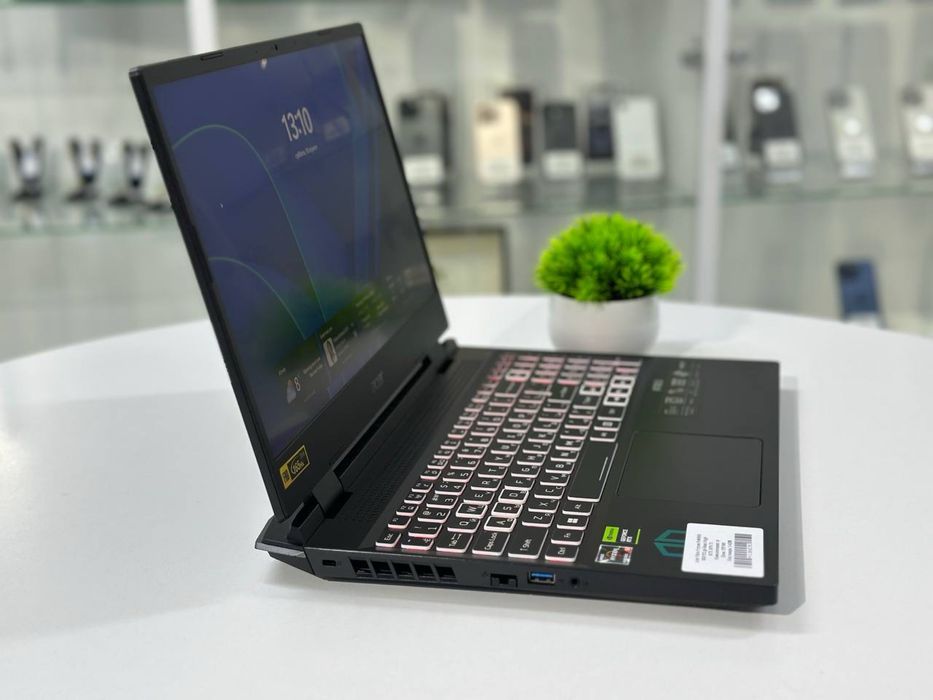 Acer Nitro 5 ryzen 5-6600H