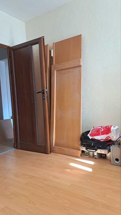 Спалня запазена с матрак ,комод,трикрилен гардероб и нощни шкафчета