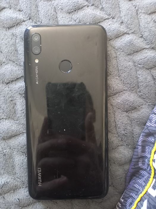 Хуавей Y7 2019 года срочно продам