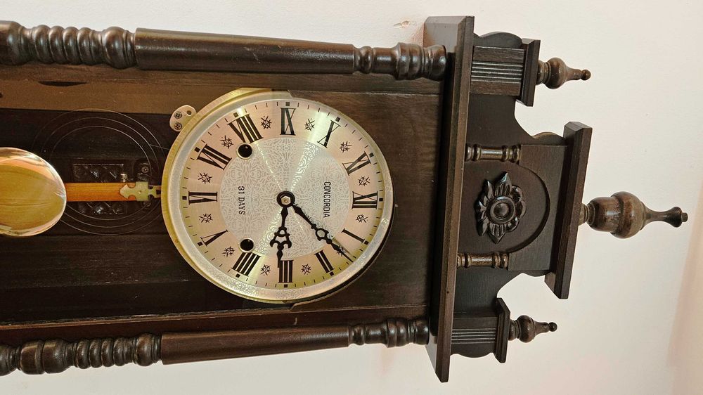 Ceas de perete cu pendul  Concordia  31 Days