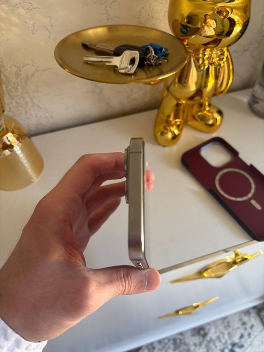 Iphone 15 pro max sim