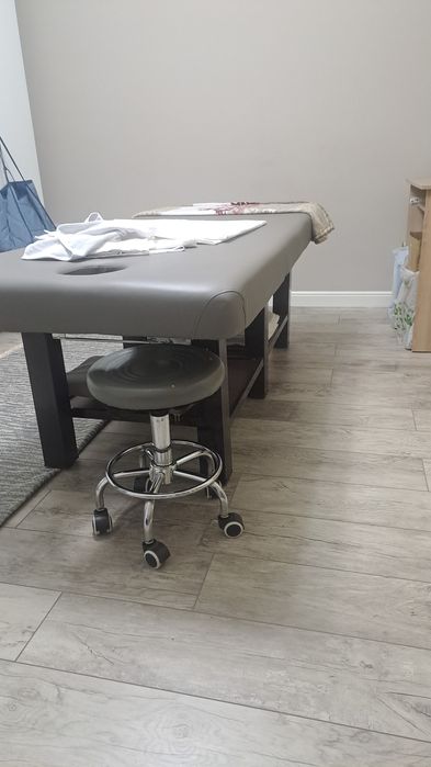 Профессиональный массажист