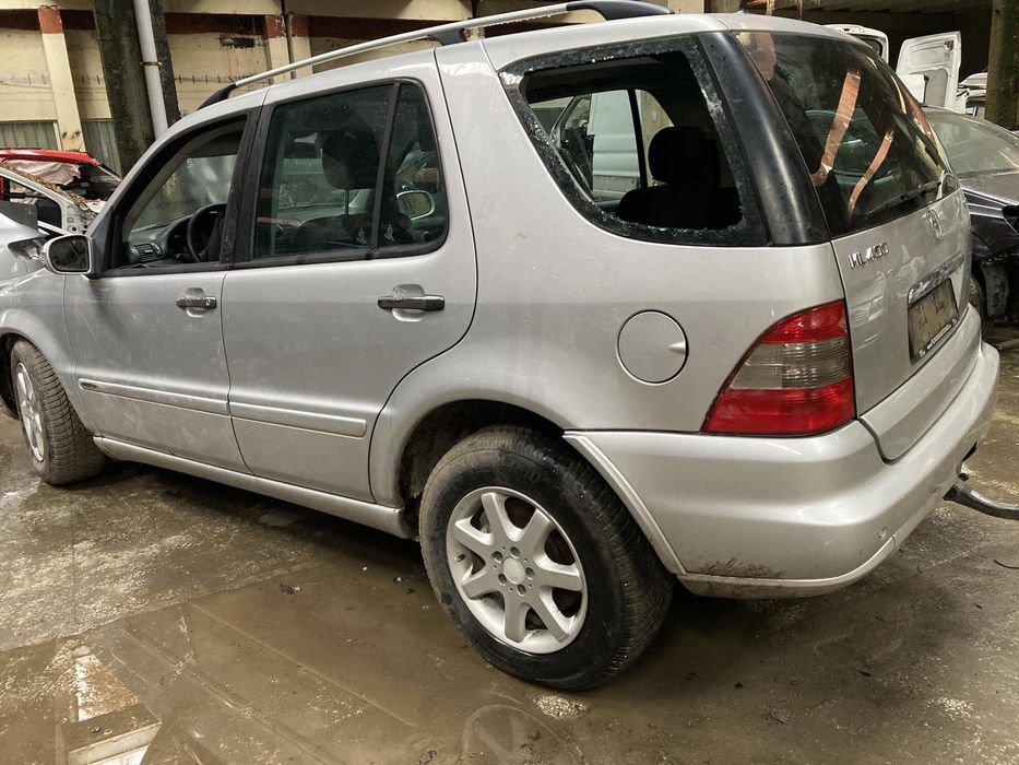 Продава се само на части Mercedes ML 400cdi