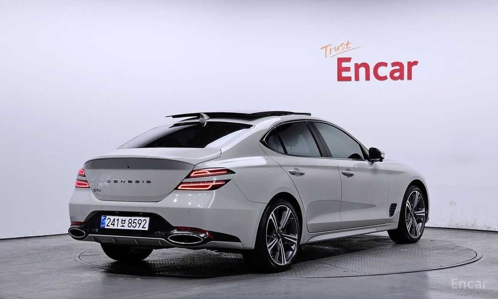 Genesis G70 2.5T 2WD
