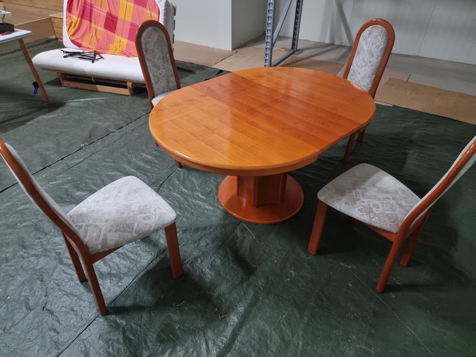 Masa cu scaune ( extensibila )