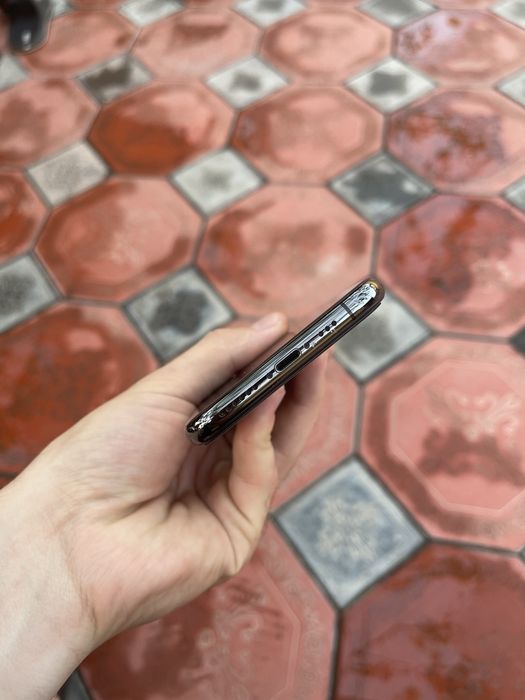 Iphone xs 64 xolati ideal