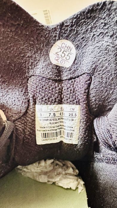 Продам оригиналные кроссы 40