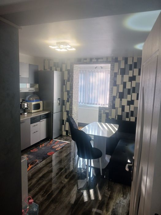 Vând apartament vis a vis de judecătorie,bloc tip vila et1